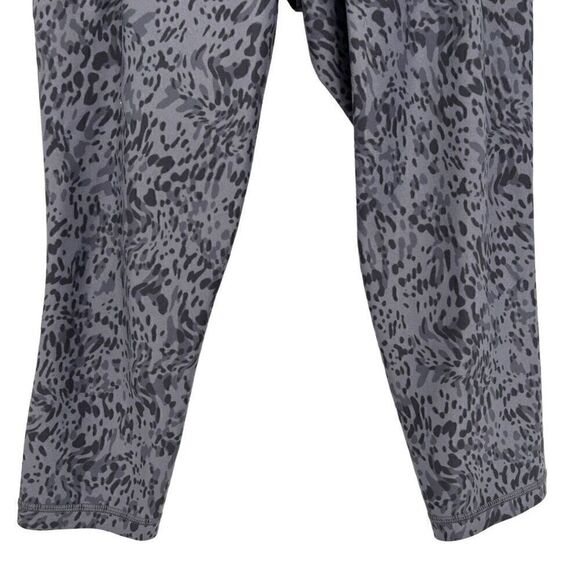 Athleta SALUTATION STASH POCKET II CAPRI LEOPARD Gray Lavender XSP - Picture 4 of 10